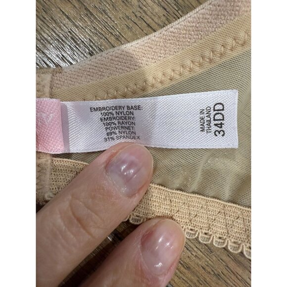 Victoria's Secret Underwire Lace Bra, size 34DD - Picture 3 of 12